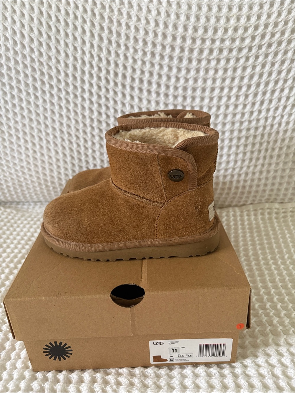 UGG Kids Chestnut Suede Cozy Booties